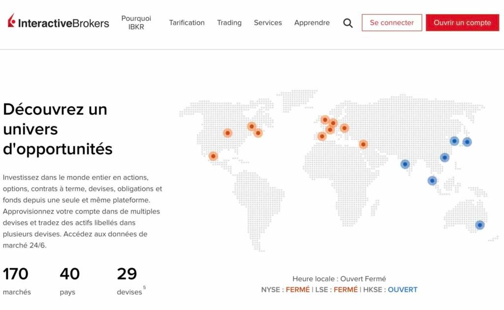 French headline: Découvrez un univers d'opportunités avec une carte du monde de points orange et bleu à droite et du texte descriptif à gauche (image informative).